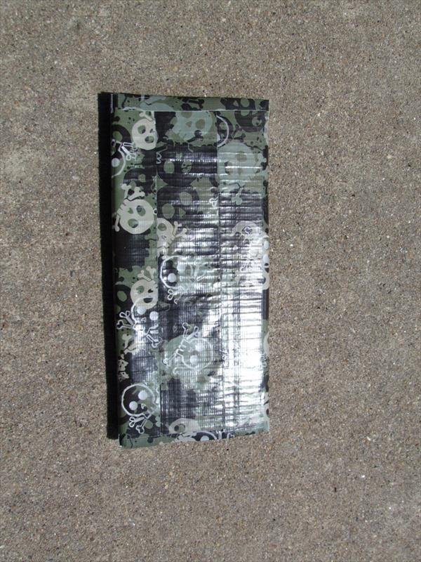 pocket clutch out of duct tape