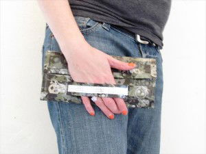 diy duct tape clutch