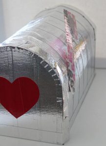 diy duct tape mailbox